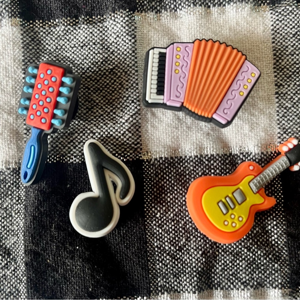 Croc charms set of 4 music instruments NWOT